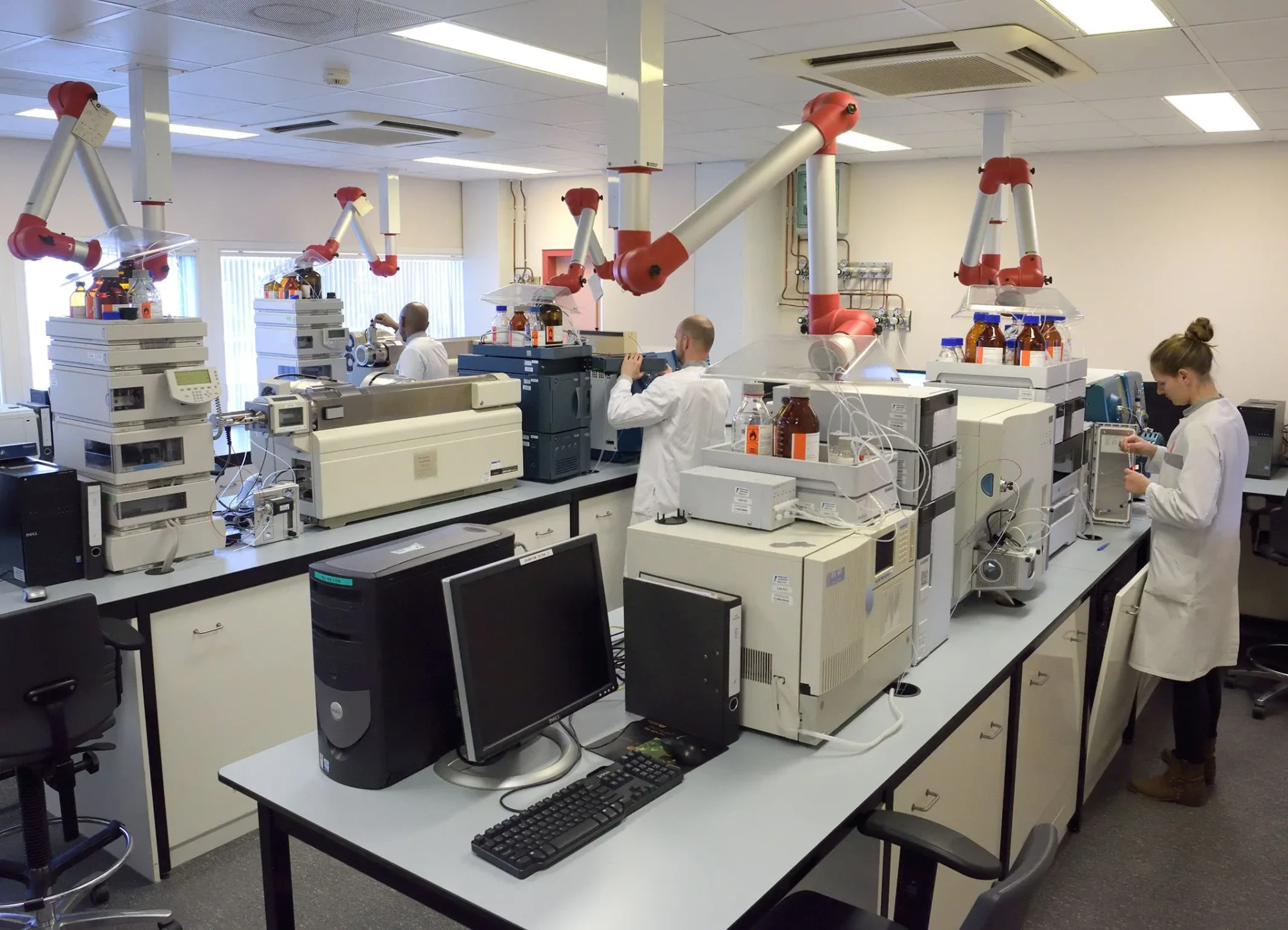 bioanalytical-laboratory photo